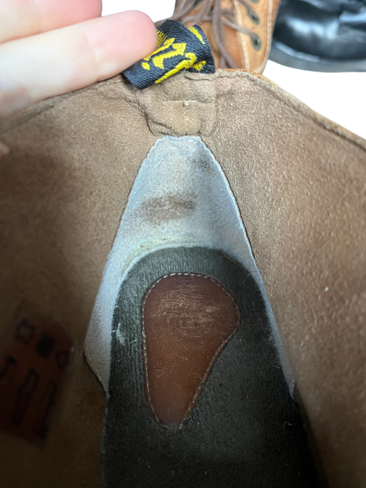 Dr. Martens 11038 Vintage chukka boots