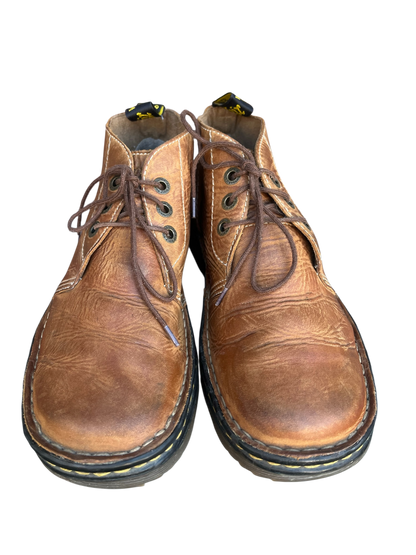 Dr. Martens 11038 Vintage chukka boots