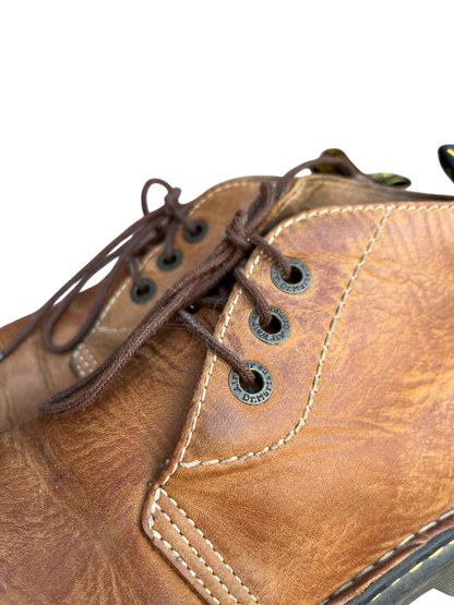 Dr. Martens 11038 Vintage chukka boots