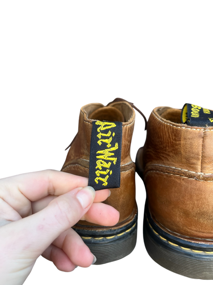 Dr. Martens 11038 Vintage chukka boots