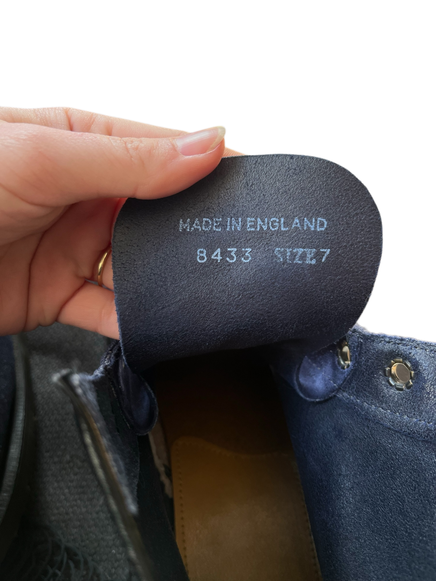 Dr. Martens 8433 MIE Suède club sole