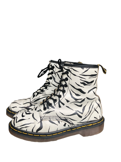 Dr. Martens 1460 MIE zebra