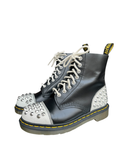 Dr. Martens Dai limited edition