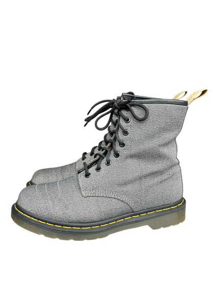 Dr. Martens Vegan Castel
