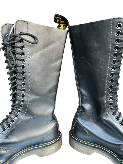 Dr. Martens 1942 MIE steel toe