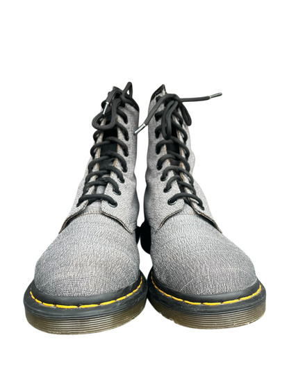 Dr. Martens Vegan Castel