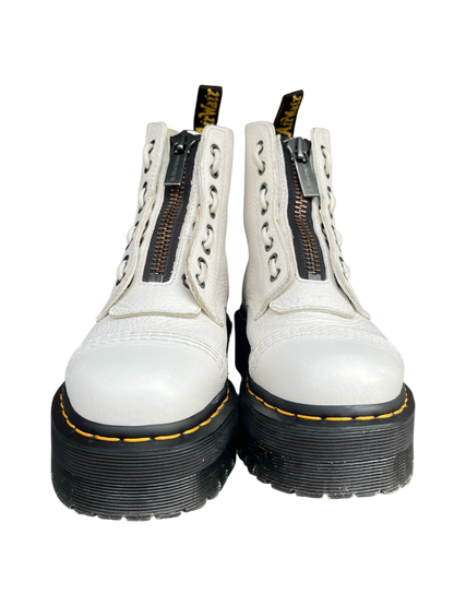 Dr. Martens Sinclair platform wit