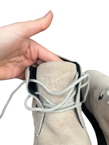 Dr. Martens 9102 MIE Suède boots