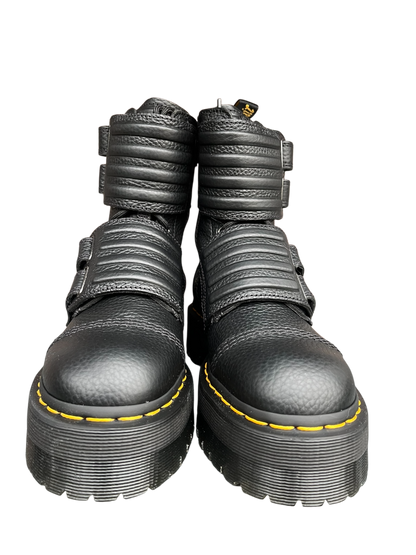 Dr. Martens Axxel