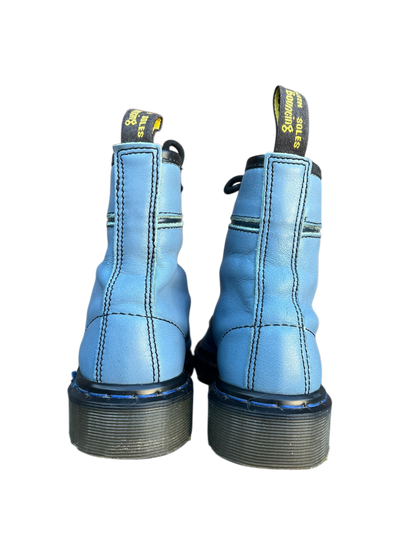 Dr. Martens 1A37 MIE “Forget me knot”