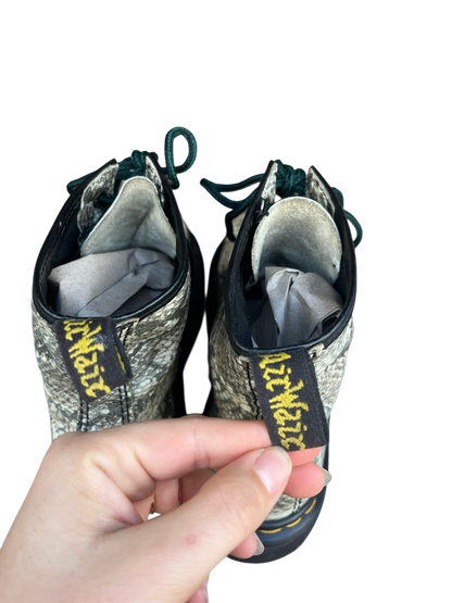 Dr. Martens 9442 MIE Snake