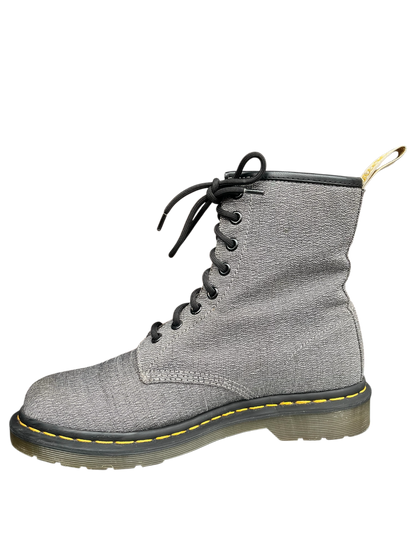 Dr. Martens Vegan Castel