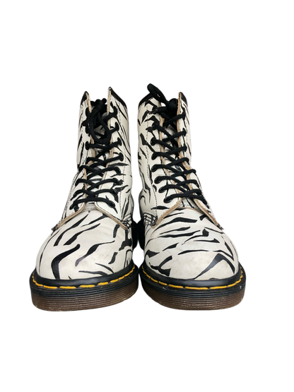 Dr. Martens 1460 MIE zebra