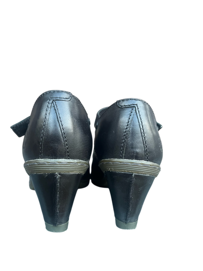 Dr. Martens 11916 heels