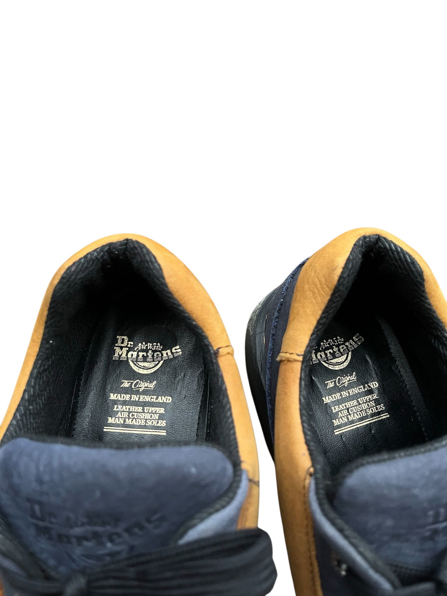 Dr. Martens 8363 MIE Buzz sole