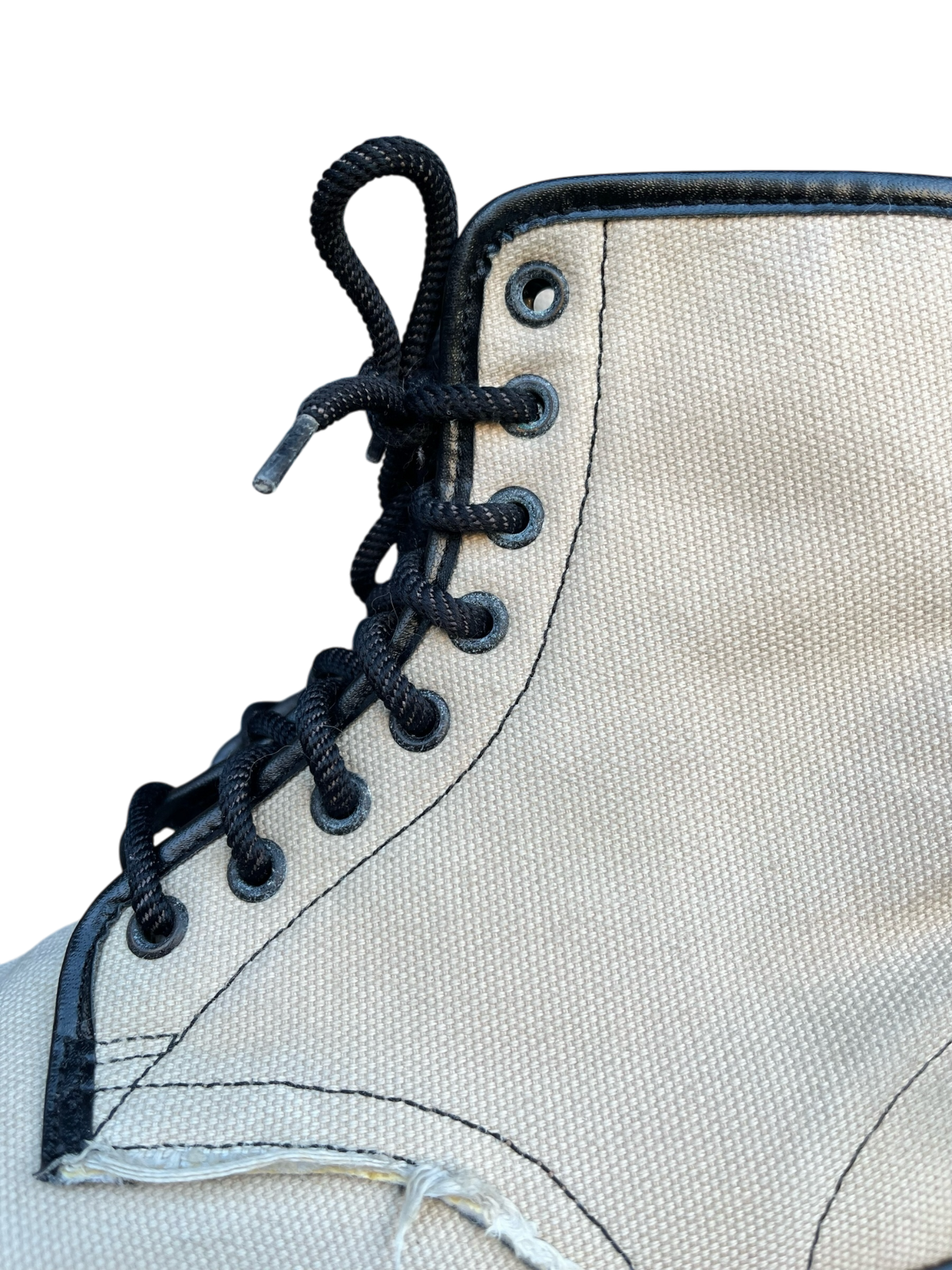 Dr. Martens 1460 MIE Canvas