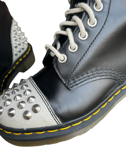 Dr. Martens Dai limited edition