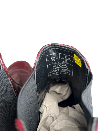 Dr. Martens 2976 Vegan chelsea rub off