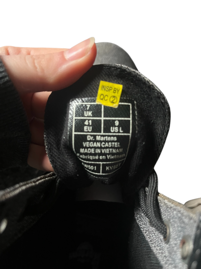 Dr. Martens Vegan Castel