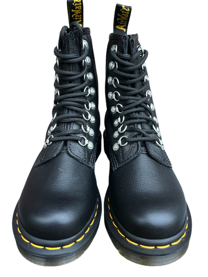 Dr. Martens 1460 Laced