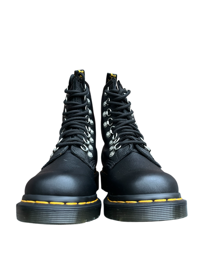 Dr. Martens 1460 Laced