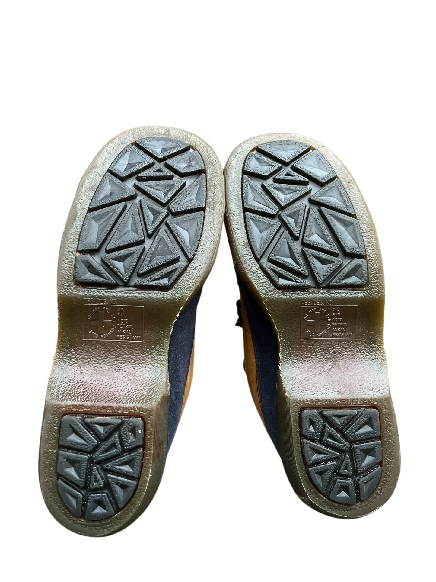 Dr. Martens 8363 MIE Buzz sole