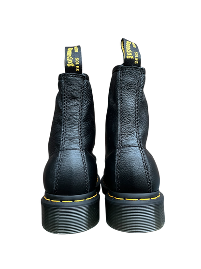 Dr. Martens 1460 Laced