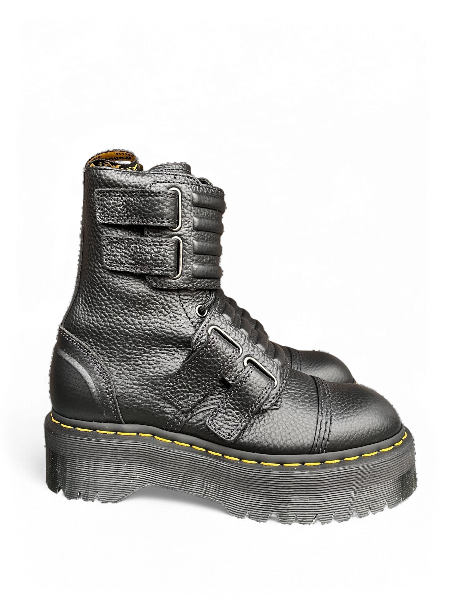 Dr. Martens Axxel