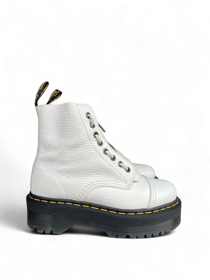 Dr. Martens Sinclair platform wit