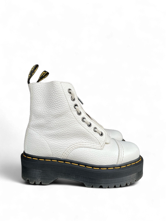 Dr. Martens Sinclair platform wit