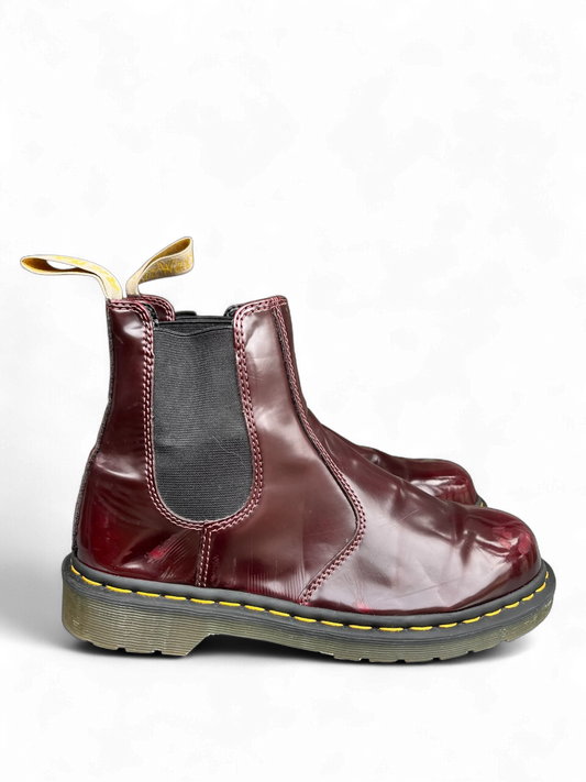 Dr. Martens 2976 Vegan chelsea rub off