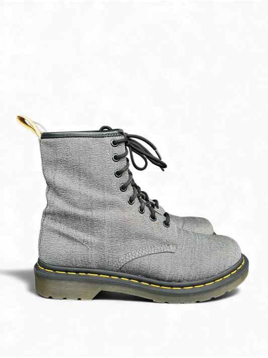 Dr. Martens Vegan Castel