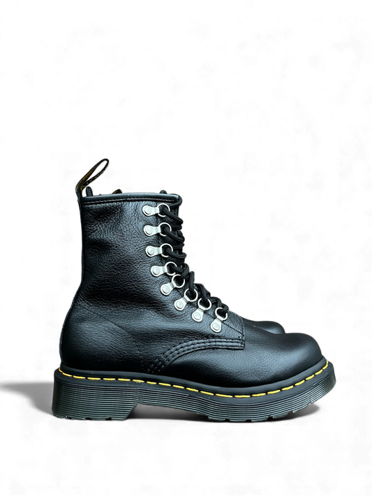 Dr. Martens 1460 Laced